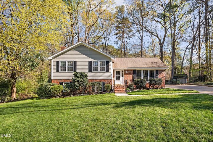 Property Photo: 1113 Braemar Court NC 27511