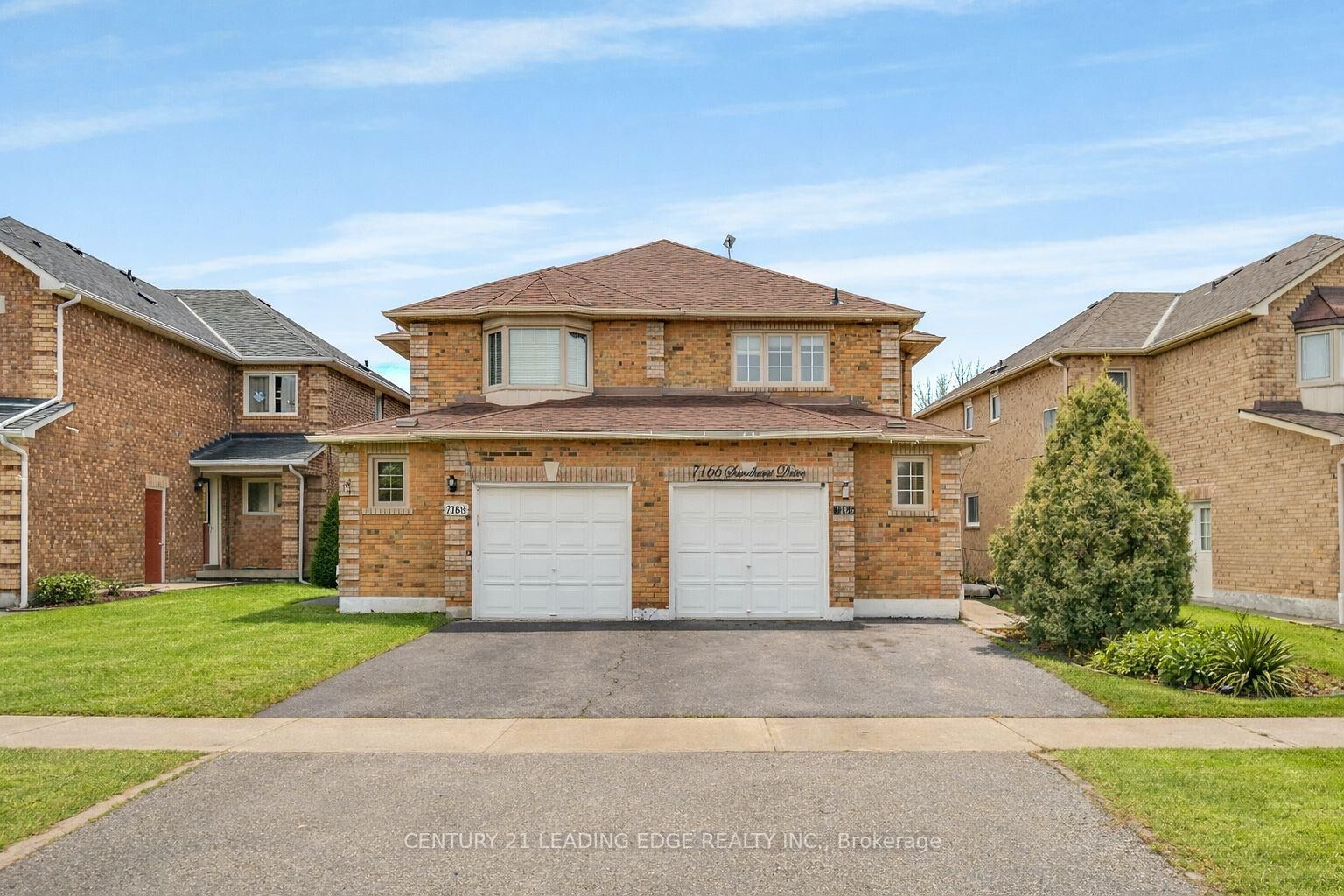 Photo de la propriété:  7166 Sandhurst Drive  ON L5N 7H1 