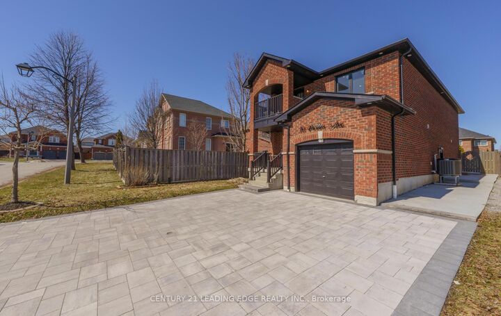 Property Photo:  10 Pardon Avenue  ON L1P 1V1 