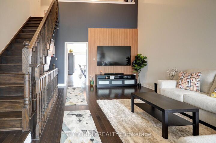 Property Photo: 11 Alamode Road 30 ON L6R 3Z8