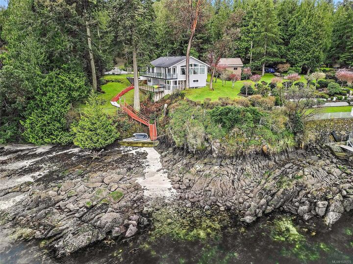 Property Photo: 976 Lands End Rd BC V8L 5L3