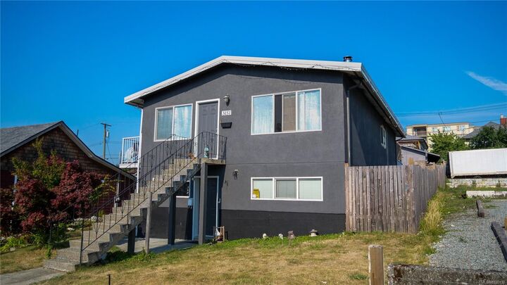 3151 4th Ave — photo 1