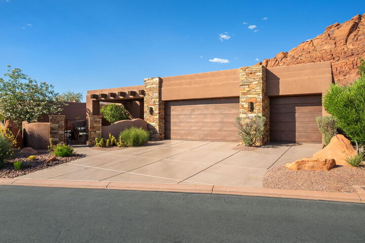 Property Photo:  2336 W Entrada Trail 36  UT 84770 