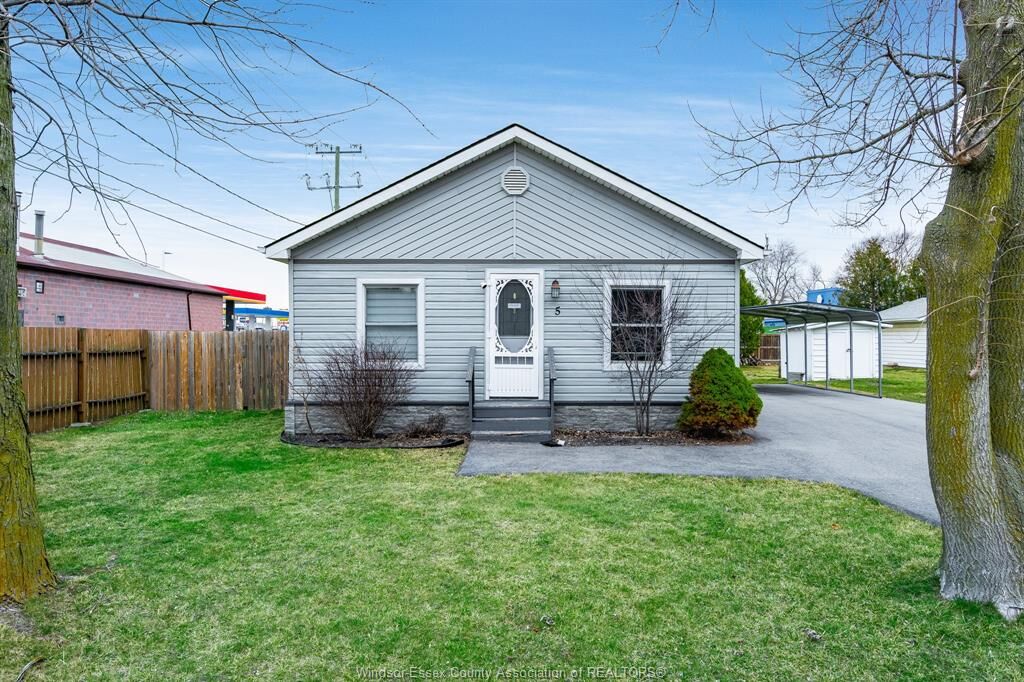 Property Photo:  5 Dufferin Street North  ON N0P 2L0 