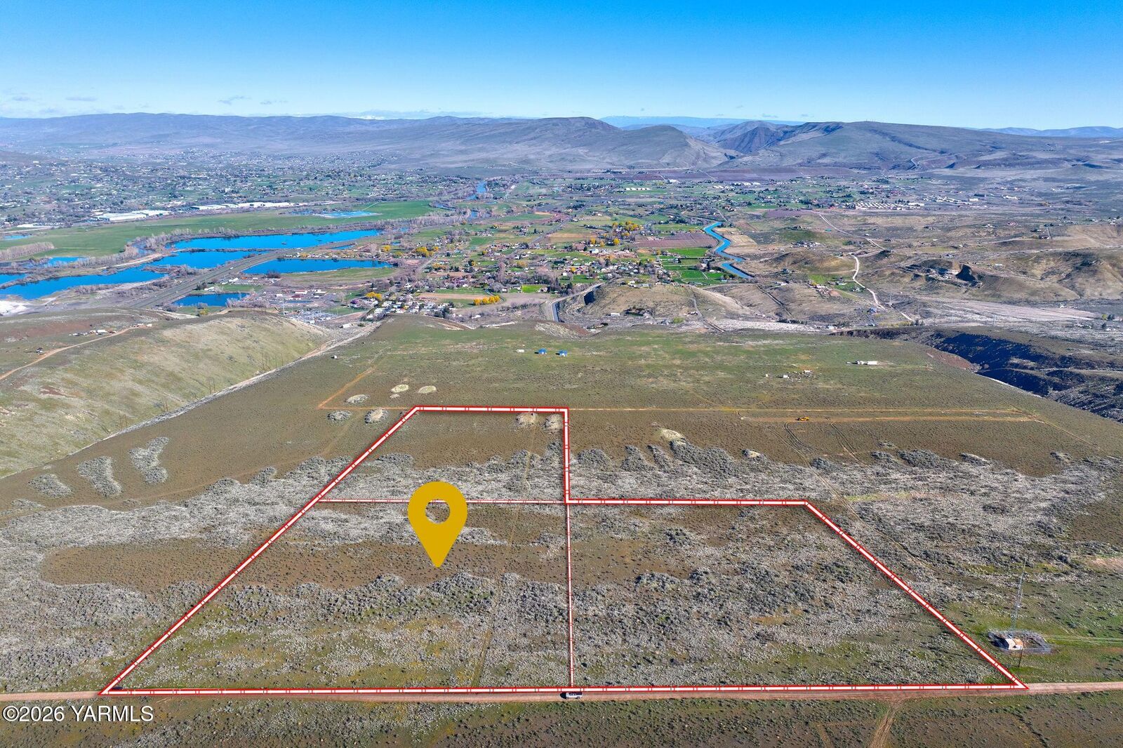 Property Photo: Nka Buds Pl WA 98901