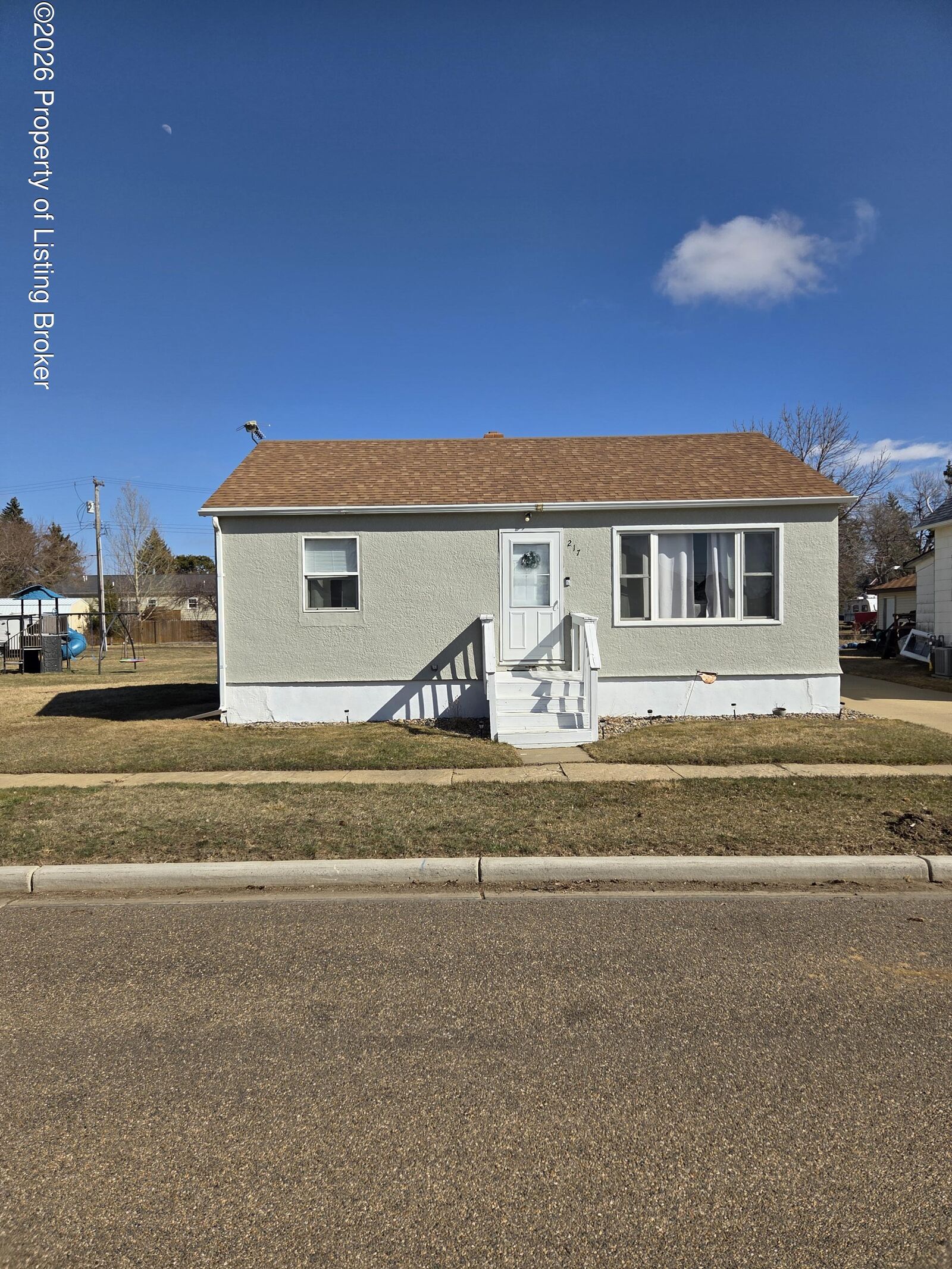 Property Photo:  217 4th Street N  ND 58652 