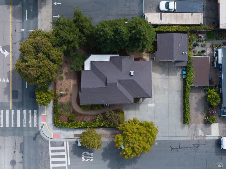 Property Photo:  531 531 1/2 E Washington Street  CA 94952 