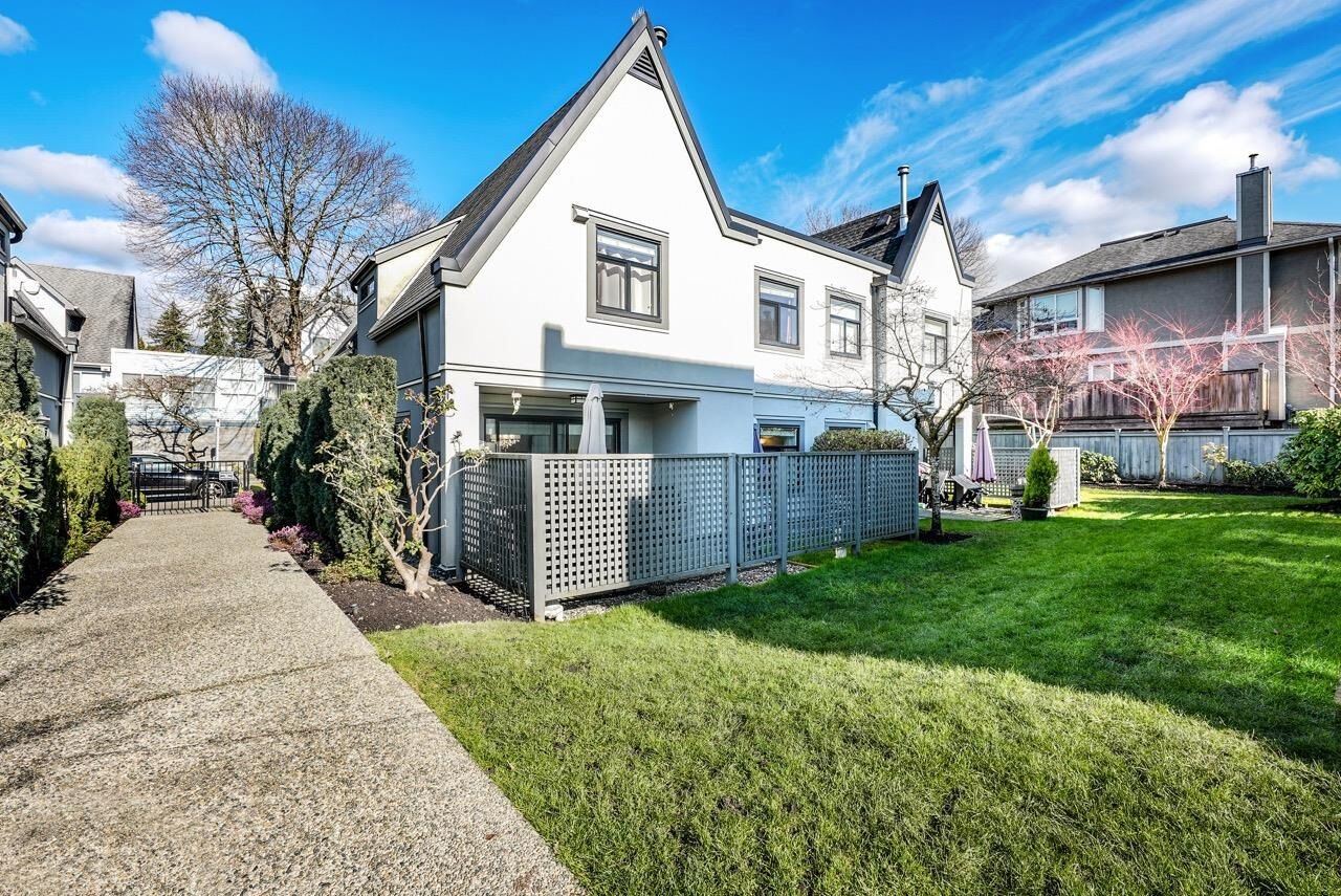 Property Photo:  889 Tobruck Avenue 38  BC V7P 1V9 