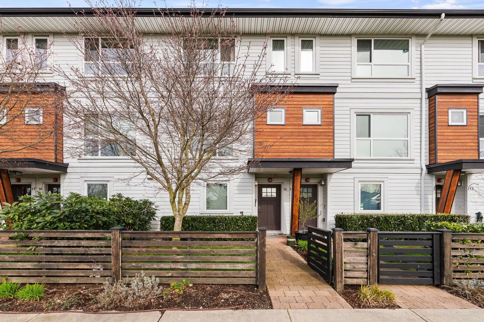 Property Photo: 240 Jardine Street 15 BC V3M 0K8