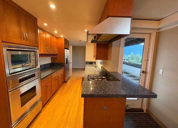 Property Photo: 657 Andover Place BC V7S 1Y6
