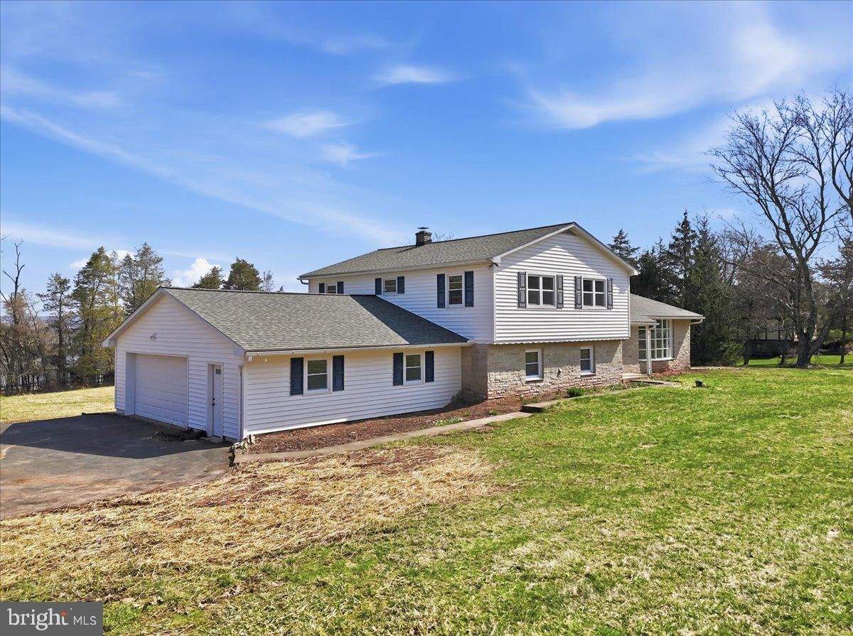 Property Photo:  3728 Kings Road  PA 18073 