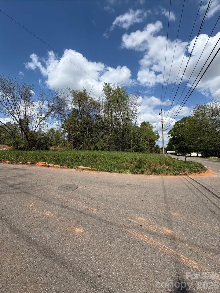 Property Photo: 221 Benfield Road NC 28086