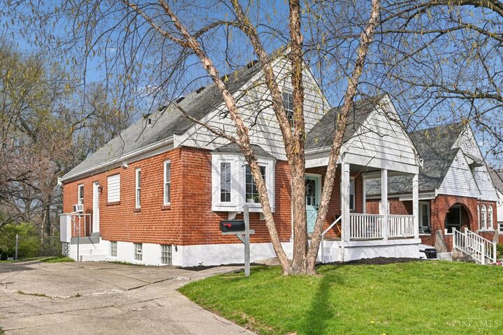 Property Photo: 4052 McFarran Avenue OH 45211