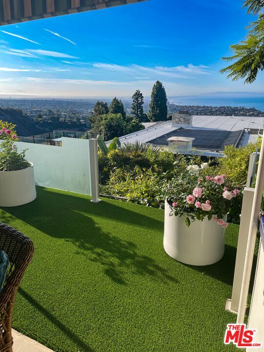 Property Photo: 1170 Tellem Dr CA 90272