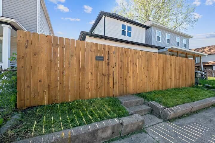 Property Photo: 137 N Yale Avenue OH 43222