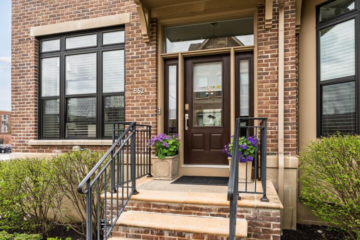 Property Photo:  862 Pullman Way  OH 43212 