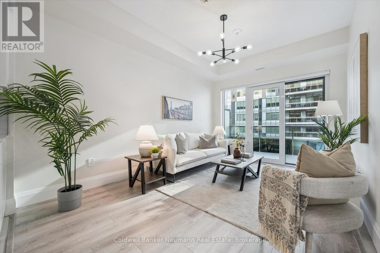 Property Photo:  73 Arthur Street South 514  ON N1E 0S6 