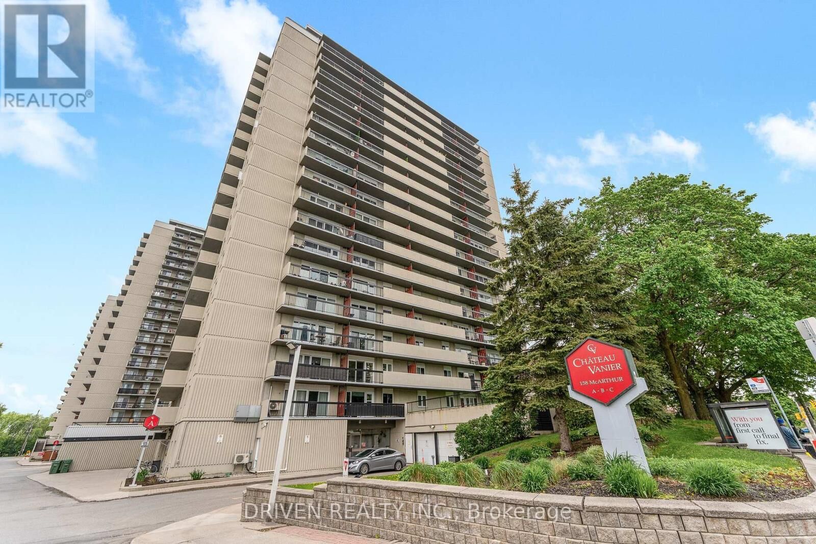 Property Photo: 158 A McArthur Avenue 404 ON K1L 7E7