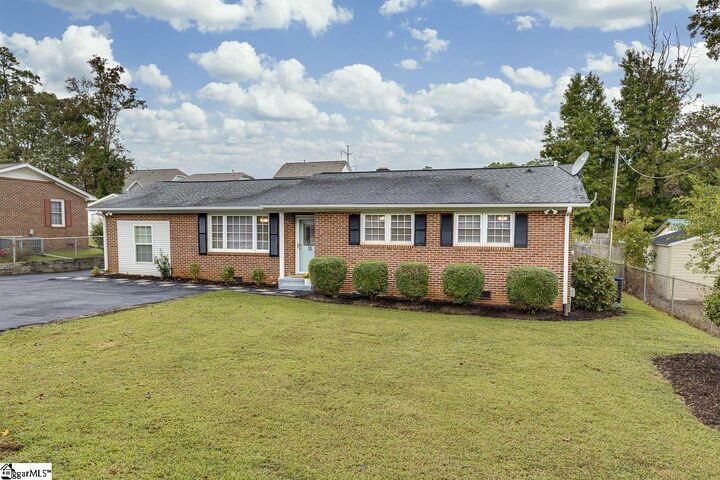 Property Photo:  15 Strawberry Drive  SC 29617 