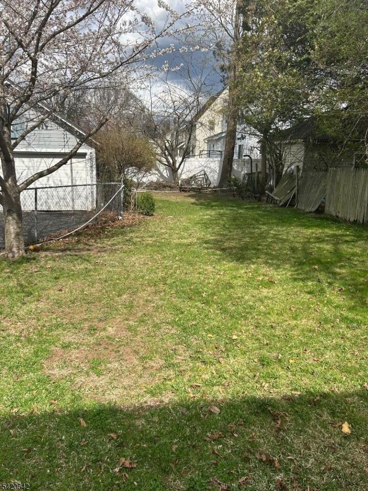 Property Photo:  606 N Washington Ave  NJ 08812 