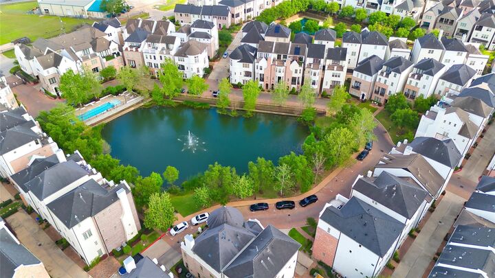 Property Photo: 2029 Fannin Station N TX 77045