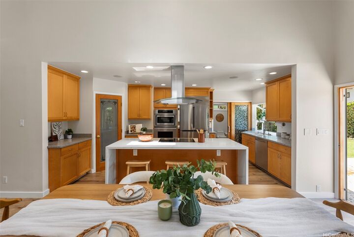 Property Photo: 7172 Naakea Street HI 96825