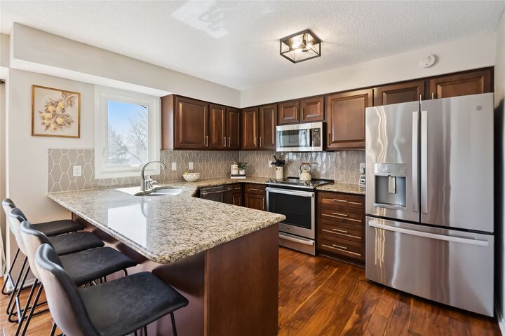 Property Photo:  2828 Walnut Street  IA 50265 