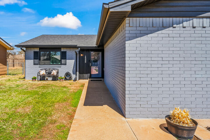 Property Photo:  1500 W Garza Street  TX 79364 