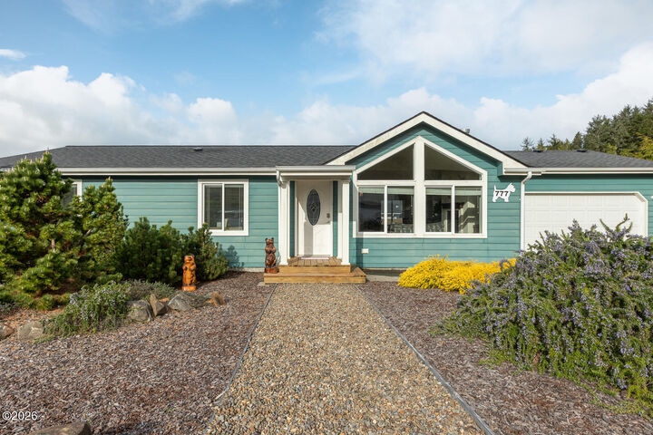 Property Photo:  777 SE Winchell Street  OR 97341 