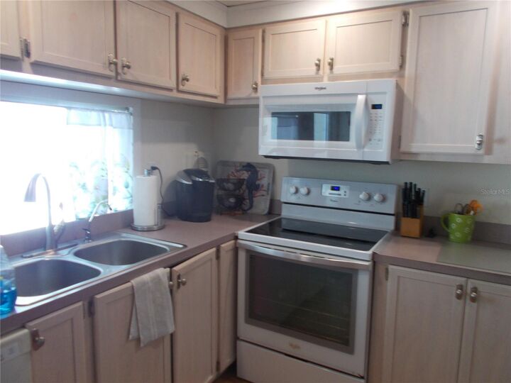 Property Photo:  5004 Palena Boulevard  FL 34287 