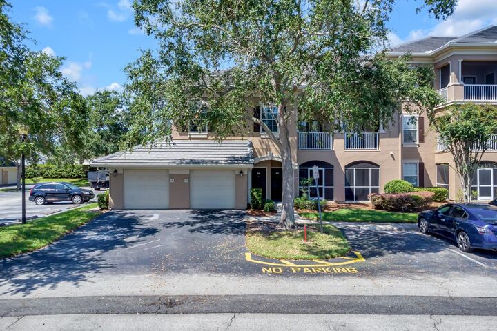 Property Photo:  14304 Fredricksburg Drive 402  FL 32837 