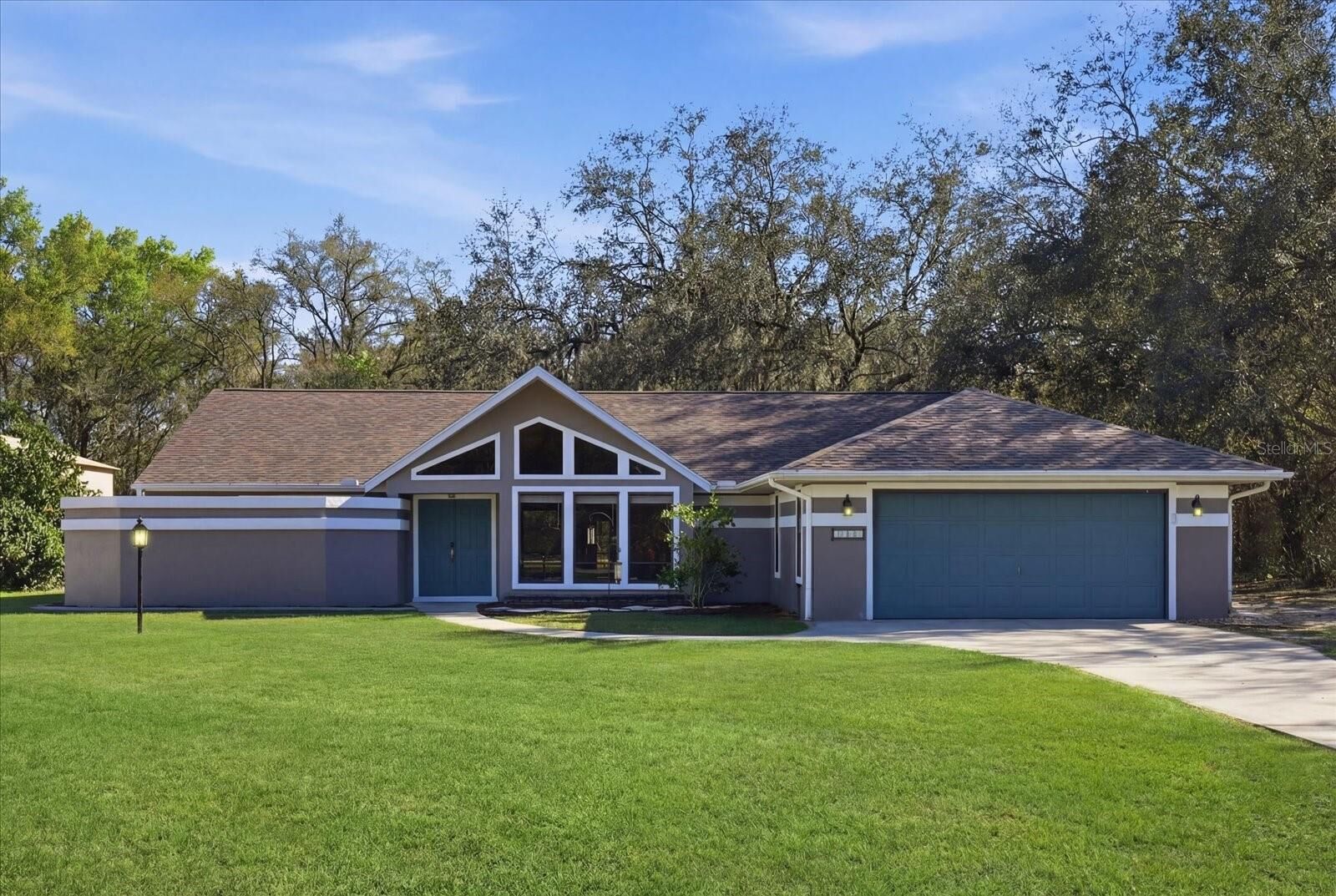 Property Photo:  1804 E Humphrey Lane  FL 34442 