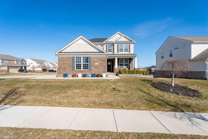 Property Photo:  30096 Braeburn Street  MI 48165 