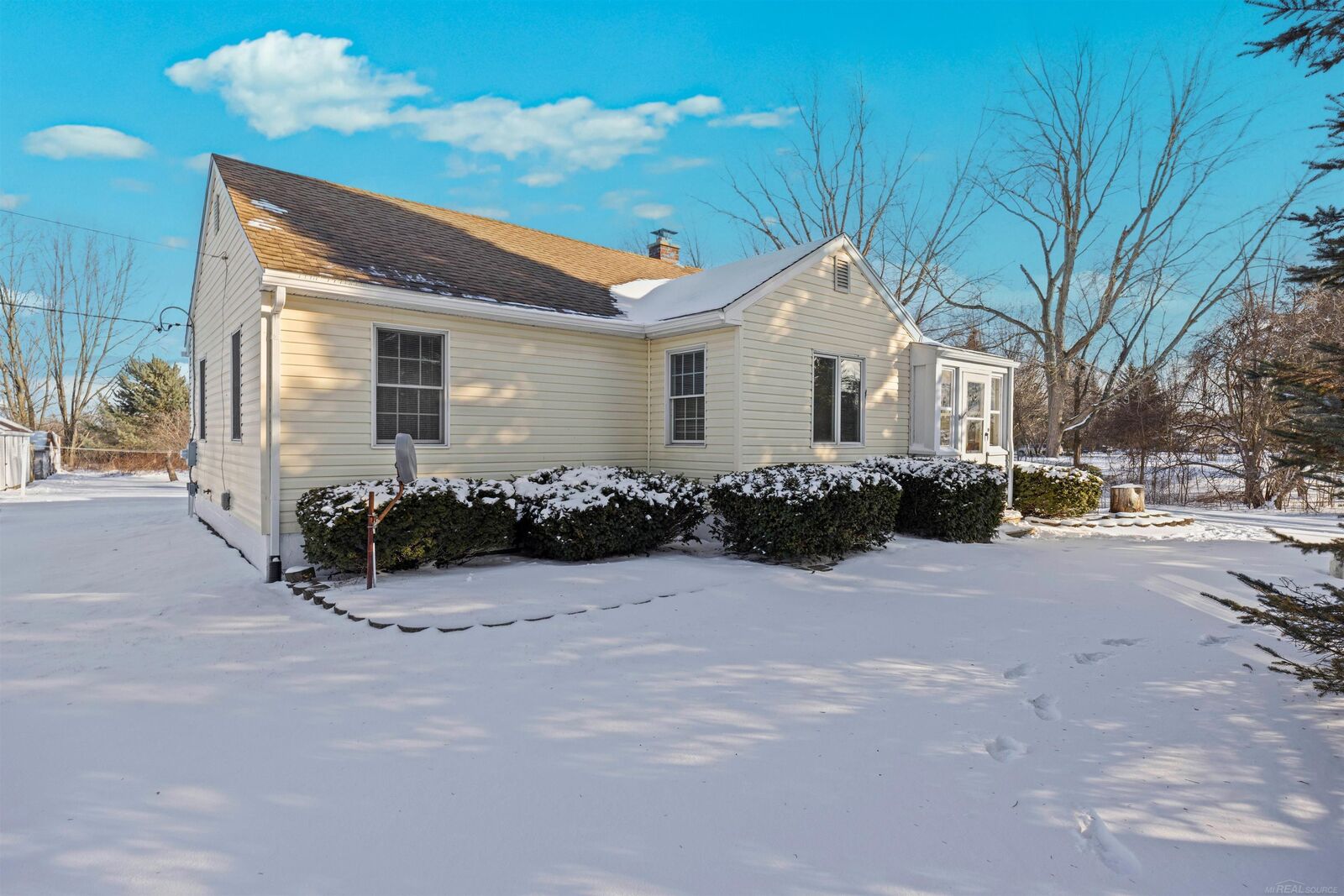 Property Photo:  1376 Lathrop Road  MI 48002 