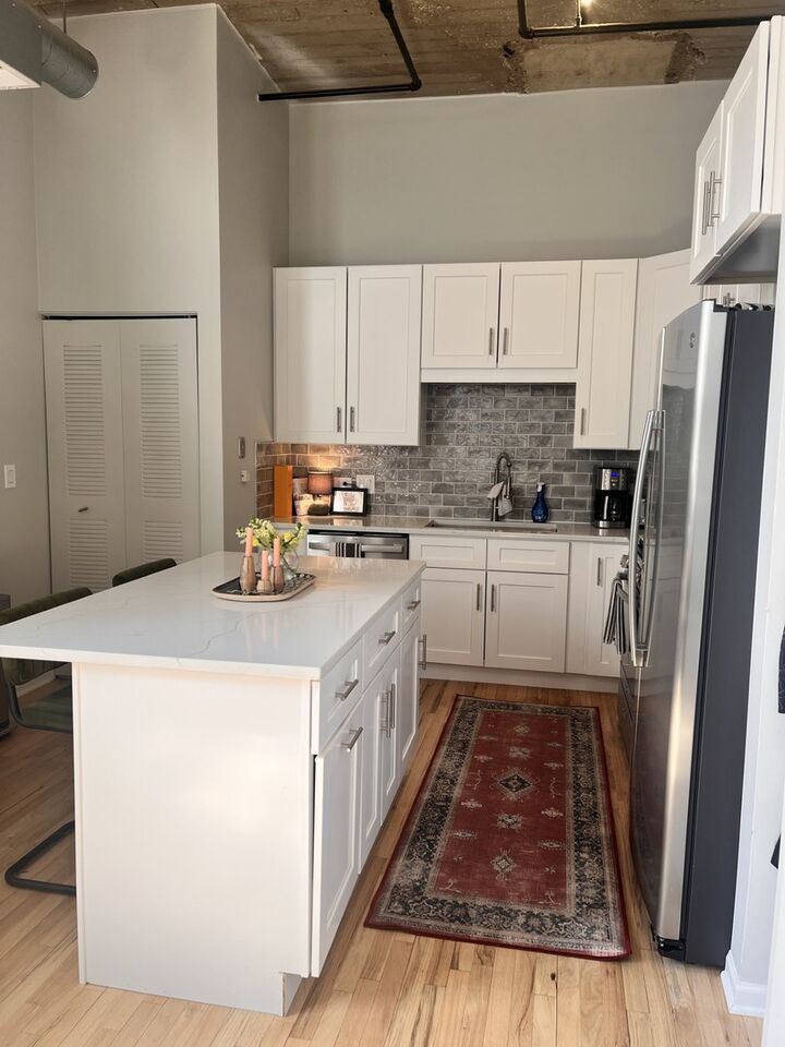 Property Photo:  758 N Larrabee Street 833  IL 60654 