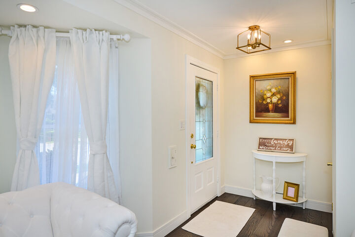 Property Photo: 4828 W Berwyn Avenue IL 60630