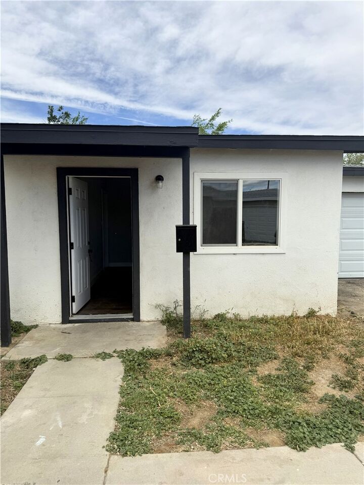 Property Photo:  45445 Cedar Ave.  CA 93534 