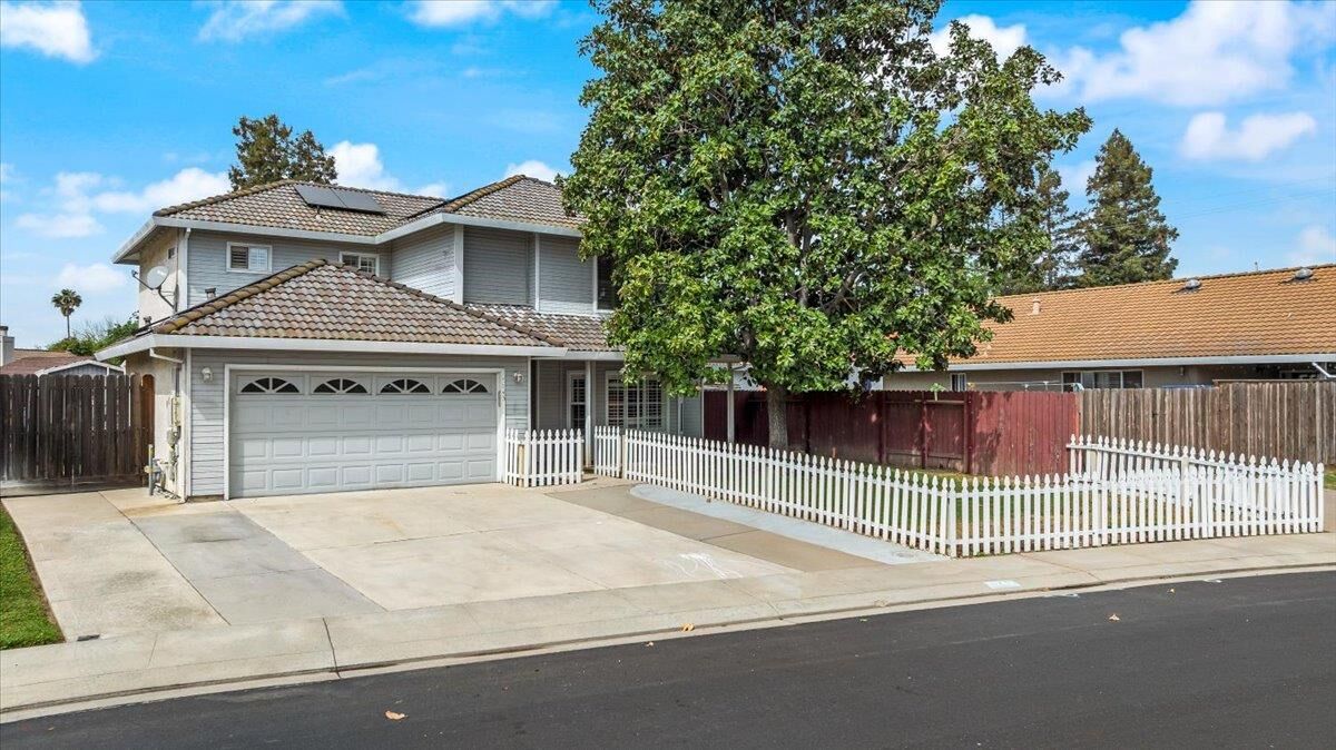 Property Photo:  5743 Prince Edward Lane  CA 95367 