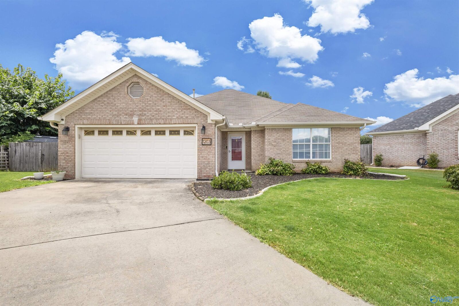 Property Photo:  1203 Palisade Court  AL 35603 