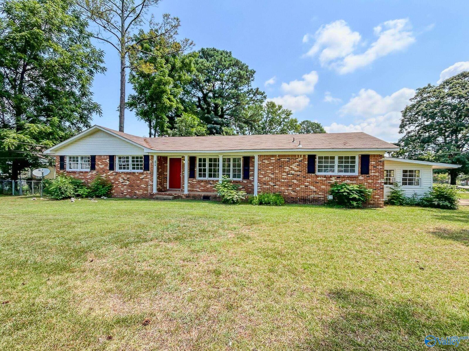 Property Photo:  4013 Patty Ann Drive  AL 35805 
