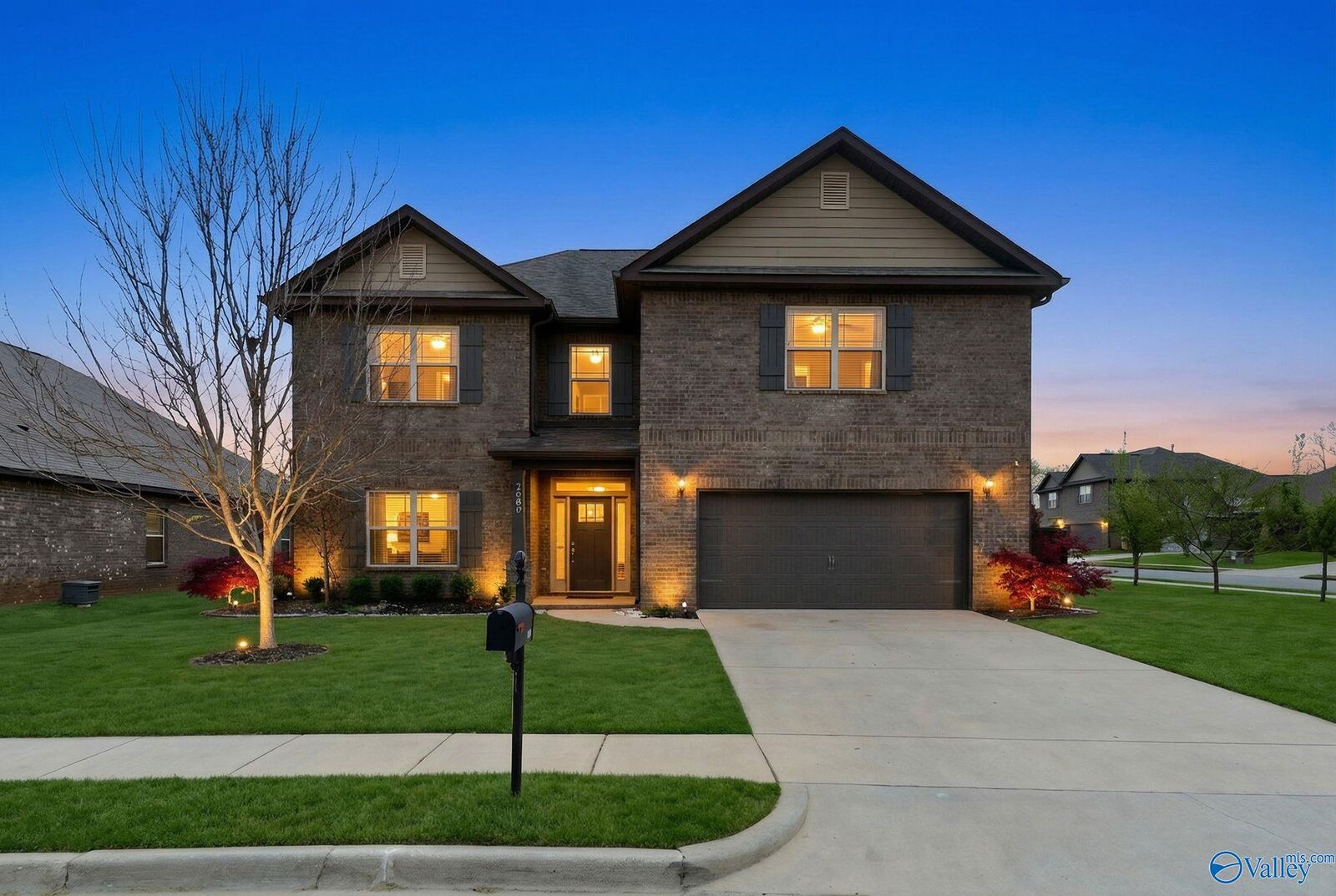 Property Photo: 7600 Buncombe Place AL 35757