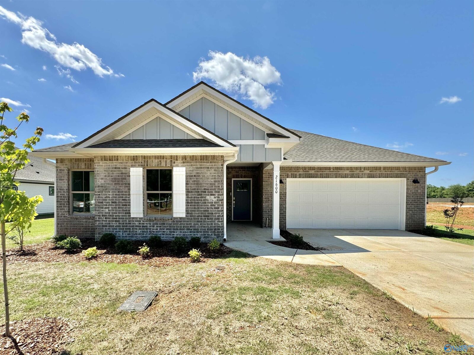Property Photo: 18060 Longleaf Drive AL 35811