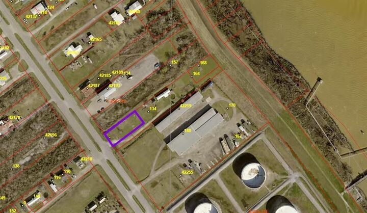 Property Photo:  42219 Highway 23  LA 70091 