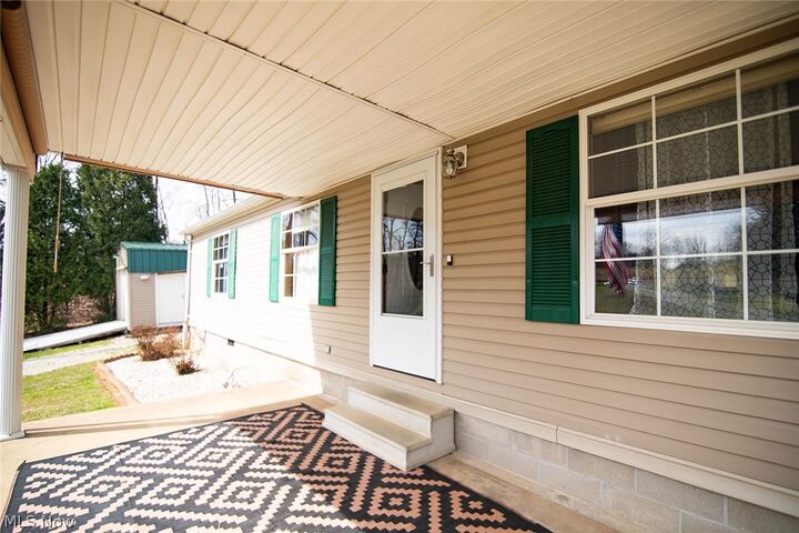 Property Photo: 13533 Emerson Avenue WV 26187