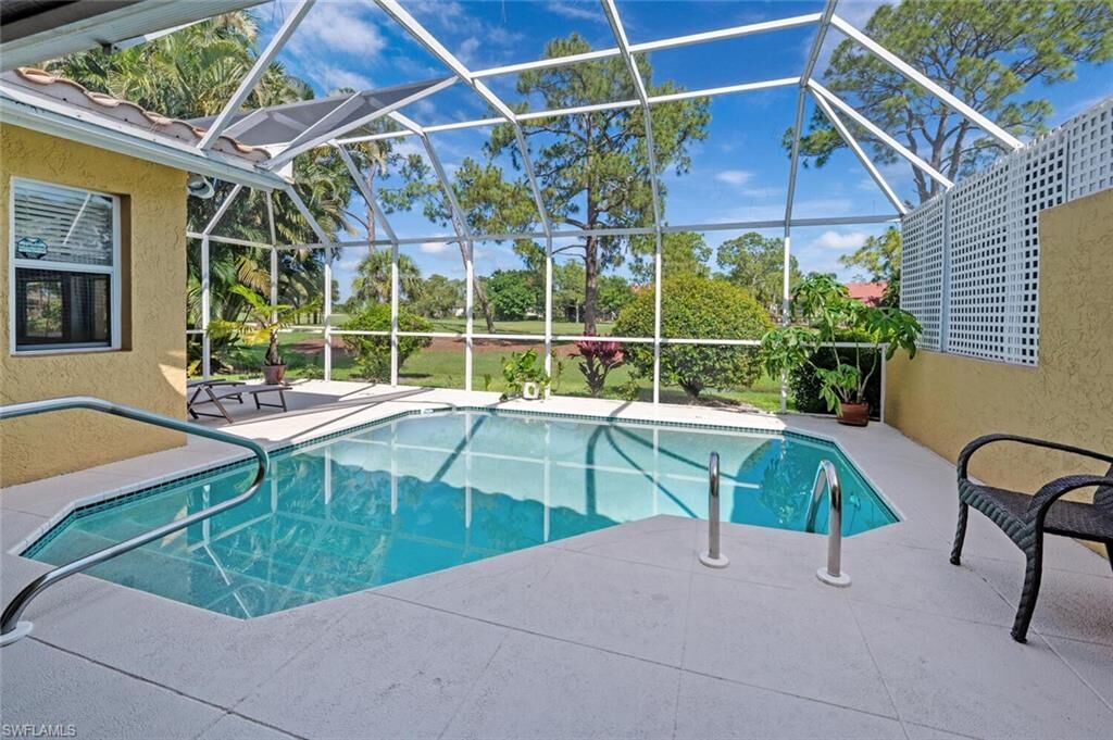 Property Photo: 641 Saint Andrews Blvd 108-1 FL 34113