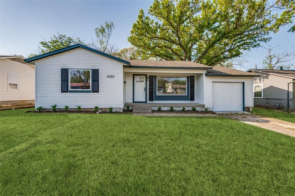 Property Photo: 2320 Muret Street TX 75062