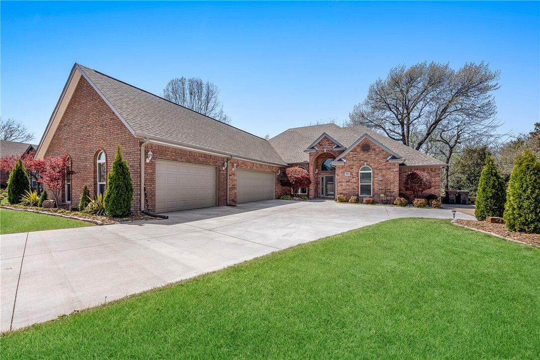Property Photo:  4042 Saulsbury Street  AR 72762 