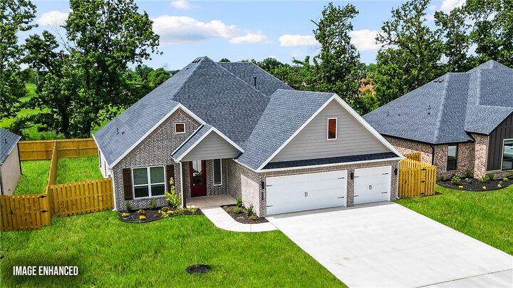 Property Photo:  607 Steep Hill Lane  AR 72718 