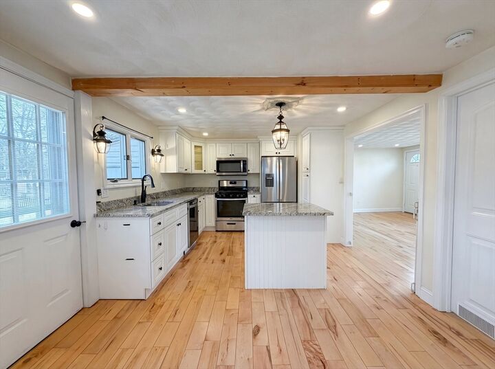 Property Photo:  125 Burnham Rd  MA 01852 