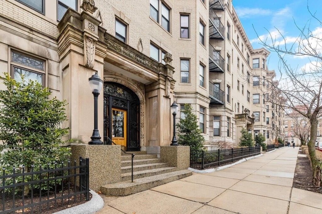 Property Photo:  56 Charlesgate E 135  MA 02215 
